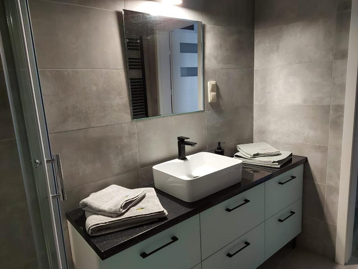 Apartamenty Z Tarasami "Mietowy Spokoj 15" "Romantyczna Szarosc 16" "Niebieska Elegancja 17" Maksymalnie Dla 6 Osob Побєрово Екстер'єр фото